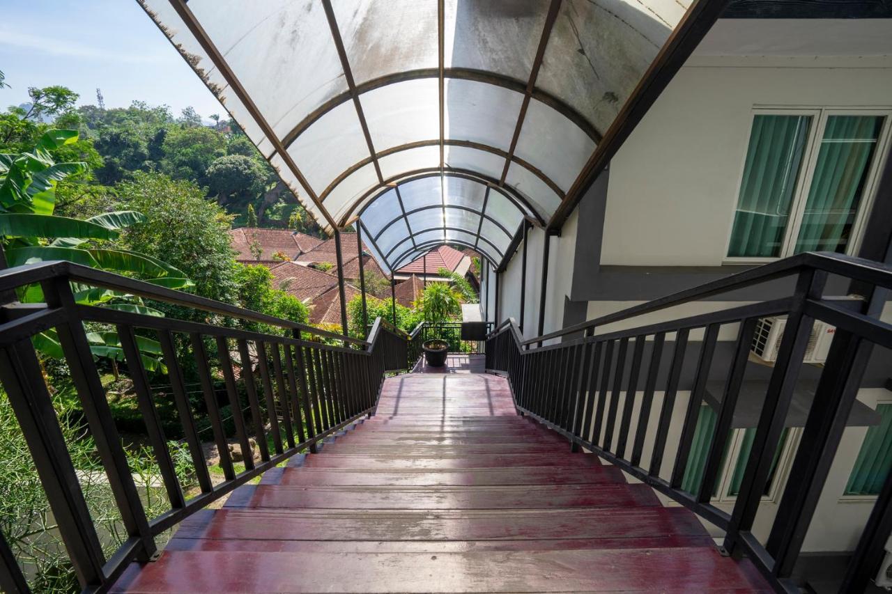 Dago'S Hill Hotel Bandung Exterior photo